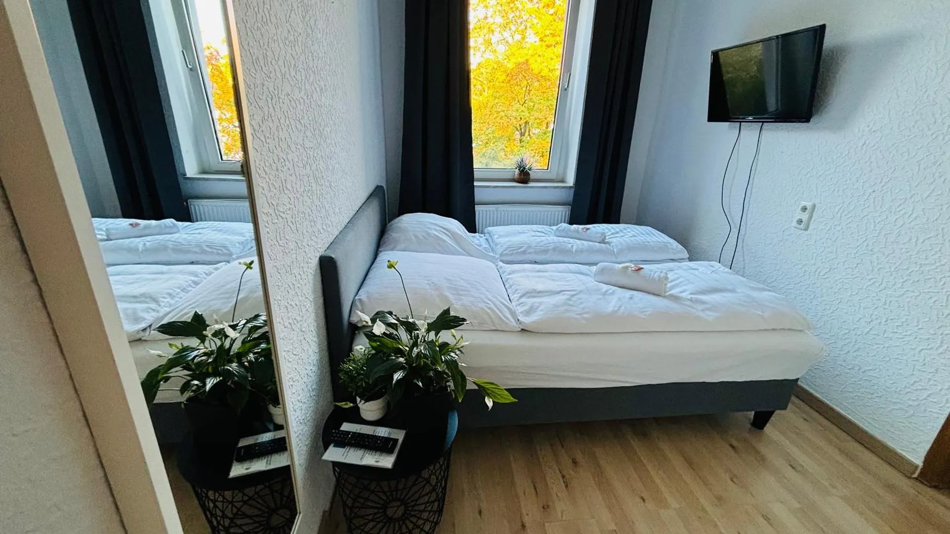 Hotel Bff Airport Messe Schlaf - Duesseldorf Bed & Breakfast Dusseldorf